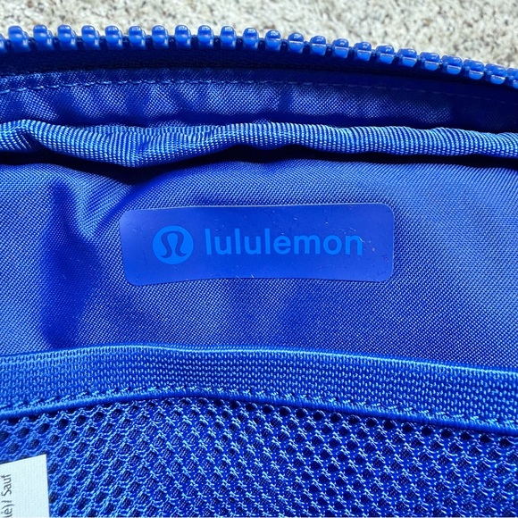 Lululemon Everywhere Belt Bag 1L Riverside Blue NWT - Picture 5 of 13